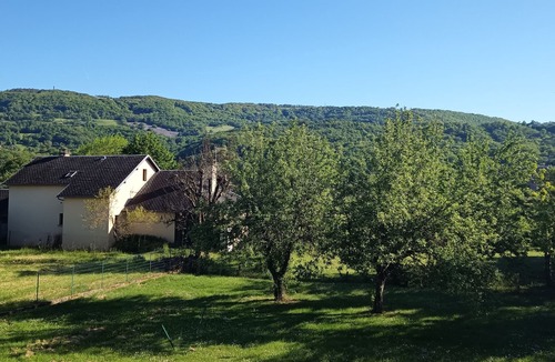 Saint-Come-d'Olt Apartment | Studio "La Clématite d'Olt" with Private Terrace and Wi-Fi