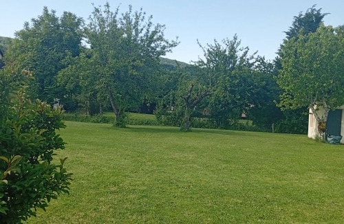 Saint-Come-d'Olt Apartment | Studio "La Clématite d'Olt" with Private Terrace and Wi-Fi
