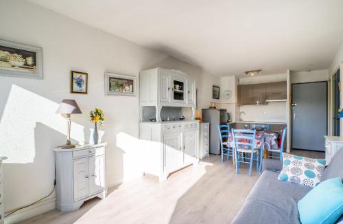 Le Grau-Du-Roi Apartment | Studio La Frégate-11 by Interhome