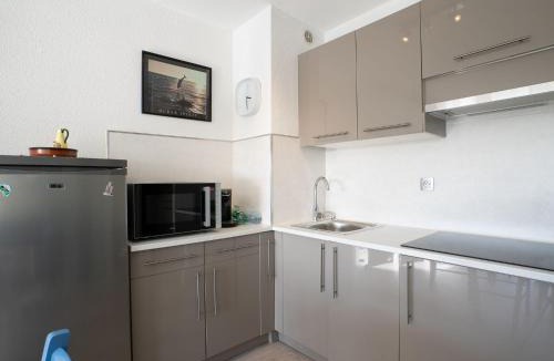 Le Grau-Du-Roi Apartment | Studio La Frégate-11 by Interhome