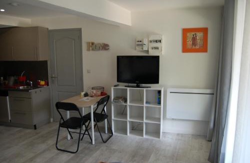 Ax-les-Thermes Apartment | Studio La LAUZE