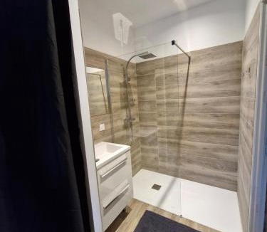 Saint-Etienne-du-Gres House | Studio la Poulette au MAS DU COQ