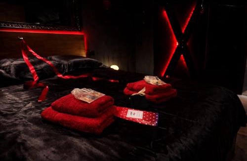 Centre Historique Apartment | Studio La Tentation - Spa, Champagne, Lit King Size