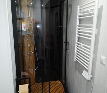 Paroisse Notre-Dame Apartment | Studio, La terrasse d'Isa