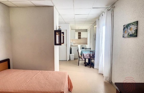 Lamalou-les-Bains Apartment | Studio Lamalou-les-Bains, 1 pièce, 2 personnes - FR-1-451-64