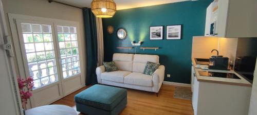 Livron House | Studio Le Balcon du Béarn