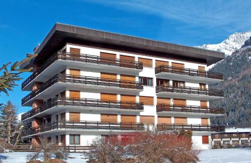 Chamonix-Mont-Blanc Apartment | Studio Le Bois du Bouchet-6 by Interhome