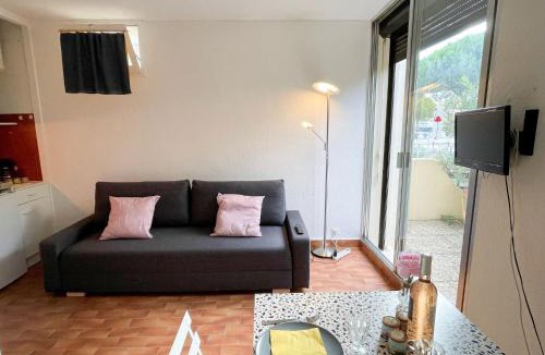 Le Grau-Du-Roi Apartment | Studio Le Cabestan-3 by Interhome