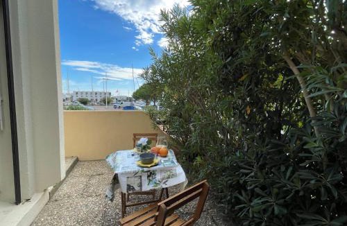 Le Grau-Du-Roi Apartment | Studio Le Cabestan-3 by Interhome