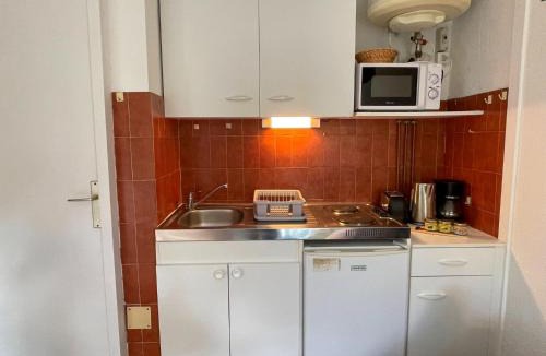 Le Grau-Du-Roi Apartment | Studio Le Cabestan-3 by Interhome