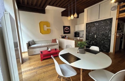 Old Lyon Apartment | Studio Le Cocon de Jacquard *breakfast*WIFI