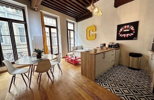 Old Lyon Apartment | Studio Le Cocon de Jacquard *breakfast*WIFI
