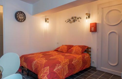 Saint-Denis-de-l'Hotel Apartment | Studio Le Ligérien