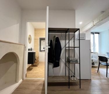 Chateau du Loir Apartment | Studio Le Moderne Tout equipe Centre ville
