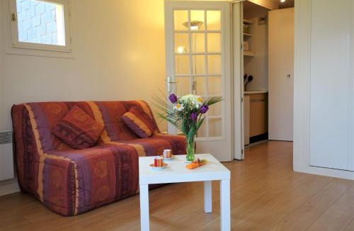 Trouville-sur-Mer Apartment | Studio Le Parc de la Chaumière-5 by Interhome