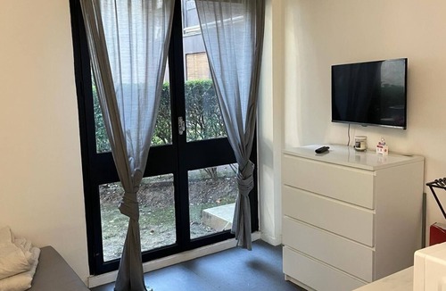 Fontenay-le-Fleury Apartment | Studio le petit fleury