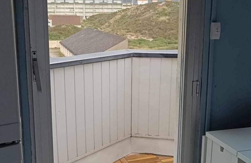 Fort-Mahon-Plage Apartment | Studio Le Sandettie 50 meters from the beach! +private garage