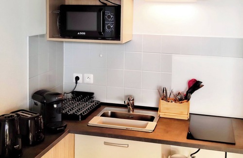 Equemauville Apartment | Studio "le tantôt" pool view