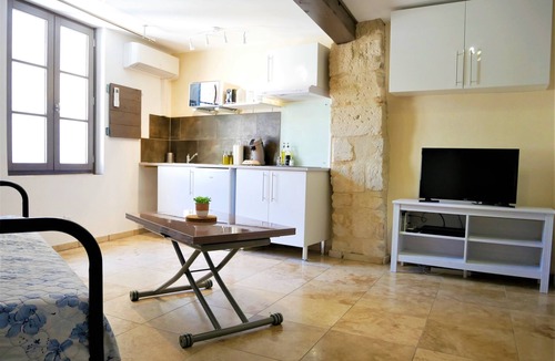 Avignon City Centre Apartment | Studio "le travertin"