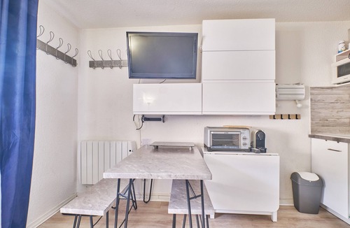 Venosc Apartment | Studio 'Les 2 Alpes' with Mountain View and Balcony