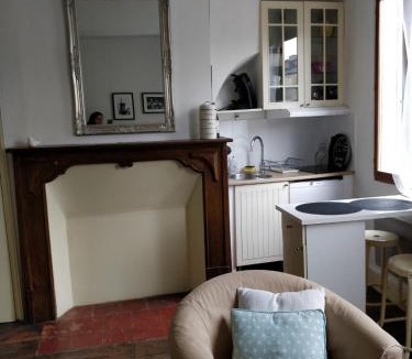 Condom Apartment | Studio Les Armuriers, 2e ét sans asc
