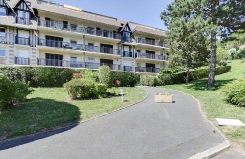 Blonville-sur-Mer Apartment | Studio Les Corniches du Mont Canisy-3 by Interhome