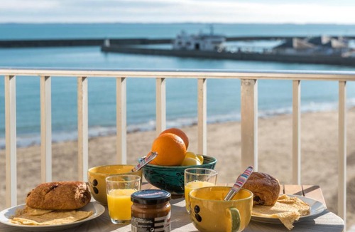 Quiberon Apartment | Studio Les Dauphins by Interhome