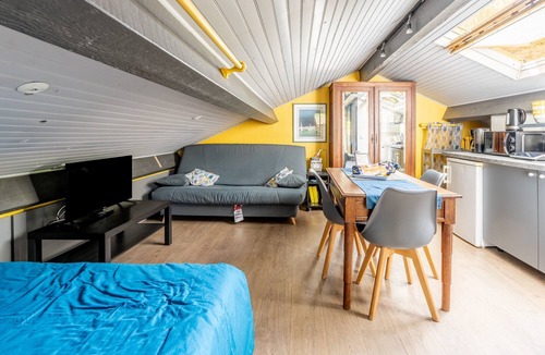 Bouaye Apartment | Studio 'Les Gîtes Du Robelier - Le Nid' with Shared Garden, Balcony, and Wi-Fi