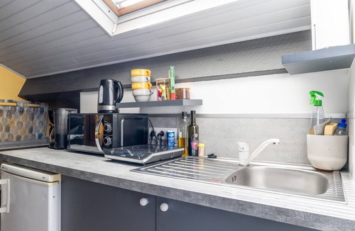Bouaye Apartment | Studio 'Les Gîtes Du Robelier - Le Nid' with Shared Garden, Balcony, and Wi-Fi