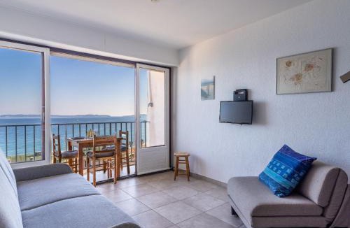 Le Lavandou Apartment | Studio Les Horizons-7 by Interhome