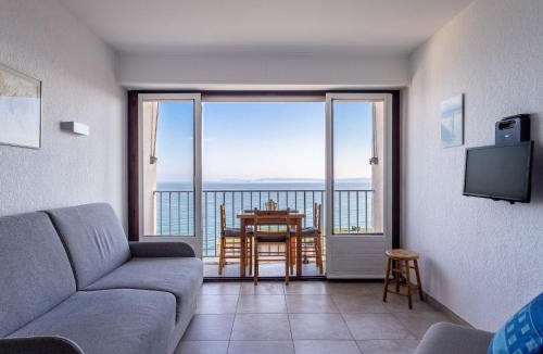 Le Lavandou Apartment | Studio Les Horizons-7 by Interhome