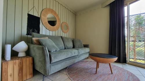 Duingt Apartment | Studio les pieds dans l'eau