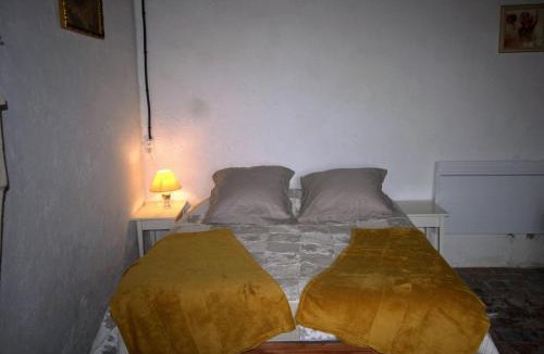 Sainte-Severe-sur-Indre Bed & Breakfast | Studio Les Pourettes