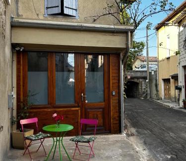 Quillan Apartment | Studio les Rosiers