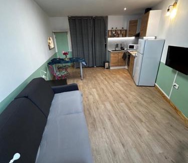 Quillan Apartment | Studio les Rosiers