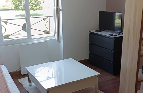 Salins-les-Bains Apartment | Studio les Salines vue Montagne