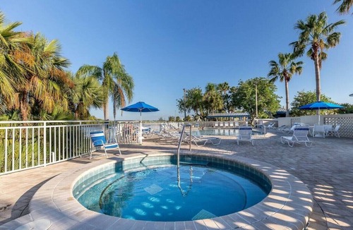 Ruskin Condo | Studio Little Harbor 512 - Ground unit - Private Beach