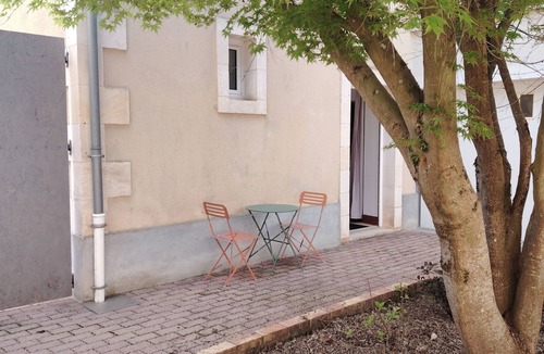 Saint-Satur Apartment | Studio located at the foot of Sancerre and close to the Pouilly vineyards