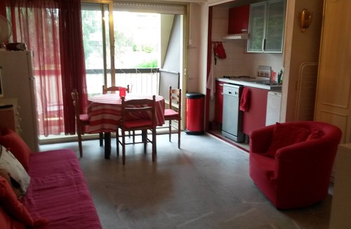 Cap-d'Antibes Apartment | Studio located by the sea