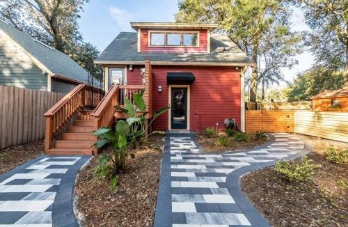 Urban Core Apartment | Studio loft w pool spa & gardens near downtown