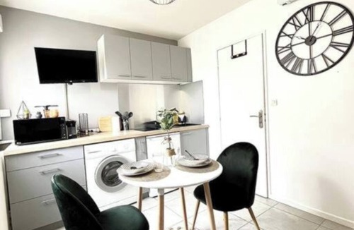 Romans-sur-Isere Apartment | Studio Lumière du Centre - Parking - Romans