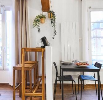 Billancourt–Rives de Seine Apartment | studio lumineux