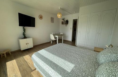 Bagnoles-de-l'Orne Apartment | Studio lumineux de 23m avec balcon