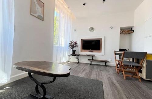 Salernes Apartment | Studio lumineux avec belle vue