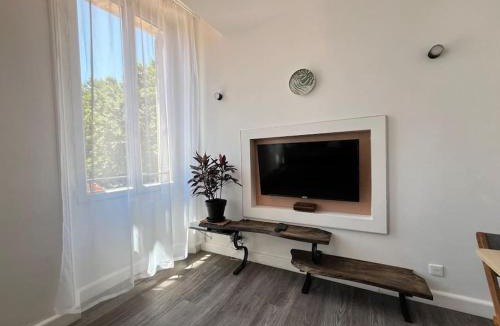 Salernes Apartment | Studio lumineux avec belle vue