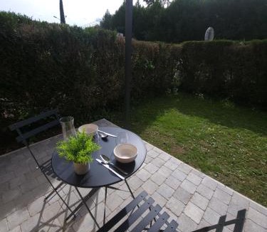Figeac Apartment | Studio lumineux avec exterieur