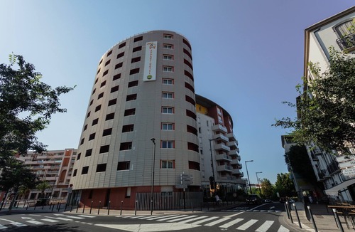 Bas-Vernet Apartment | Studio Lumineux et Abordable avec Balcon + Parking