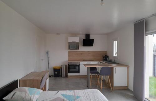 La Roche-sur-Yon Apartment | Studio lumineux avec terrasse