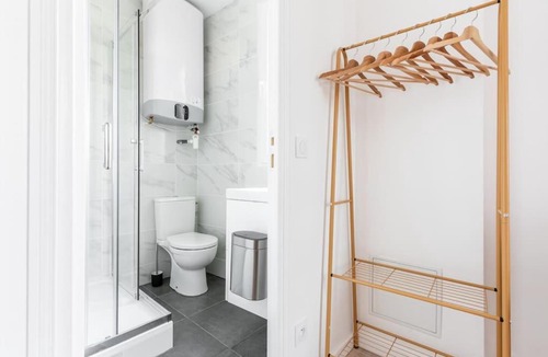 Amerique Apartment | Studio lumineux Paris Est - Serurier