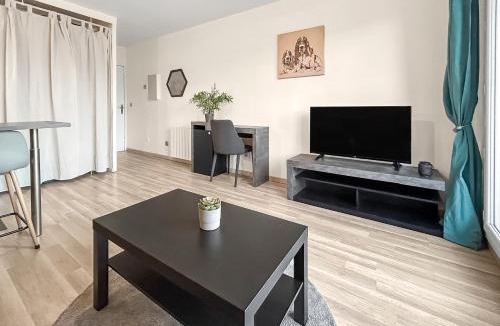 Secteur 4 Apartment | Studio Lumineux Vue Montagne